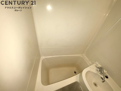 バス・シャワールーム　シンプルで機能的な浴室です♪