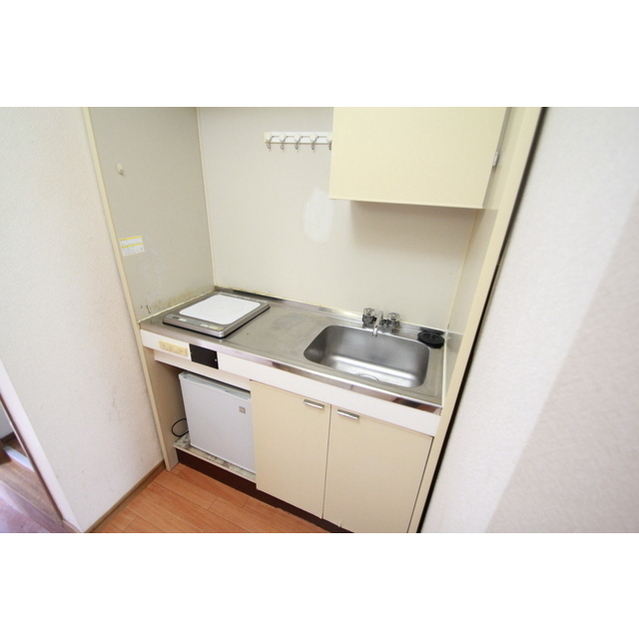 キッチン　ＩＨコンロ・ミニ冷蔵庫