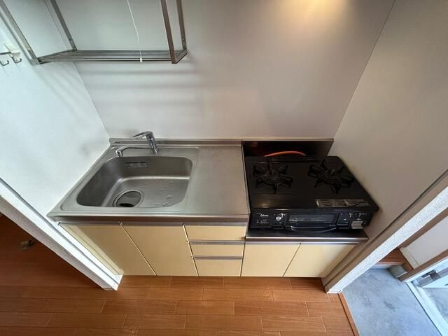 キッチン　別部屋参考写真となります