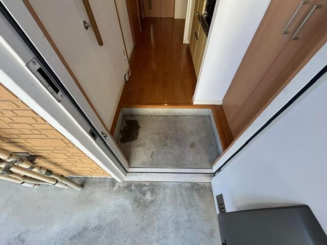玄関　別部屋参考写真となります