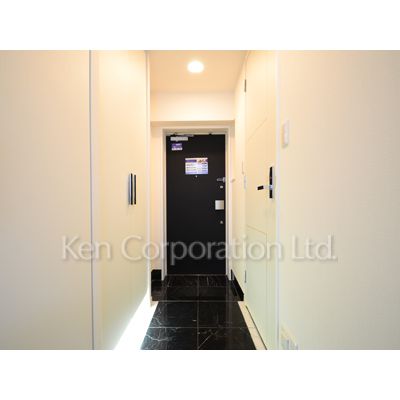 玄関　同タイプ3階のお部屋を撮影。仕様が異なることがあります。