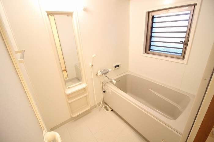 バス・シャワールーム　※写真は同型タイプ、現況優先。