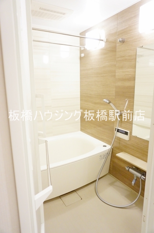 バス・シャワールーム　ゆったりバスルーム