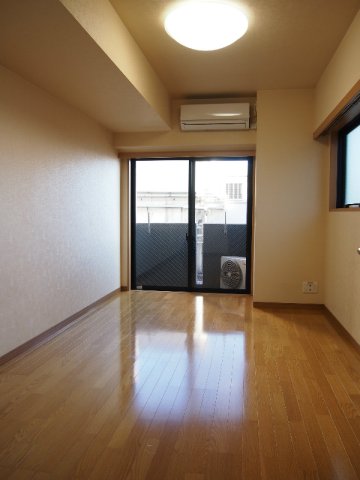 居室・リビング　※別部屋参考写真