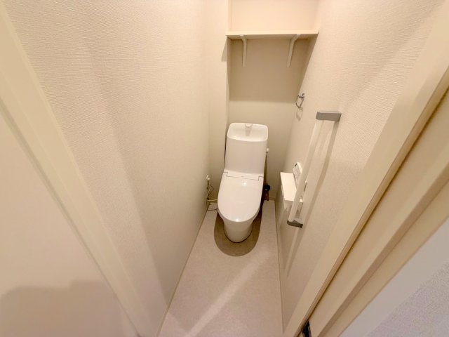 トイレ　綺麗なトイレにはウォシュレット標準装備です。