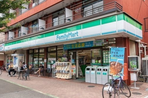 コンビニ　ファミリーマート 西東京東町六丁目店（コンビニ）まで373m