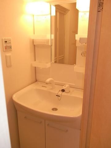 洗面設備　お部屋探しは株式会社　タウンハウジング　までお気軽にお問合…