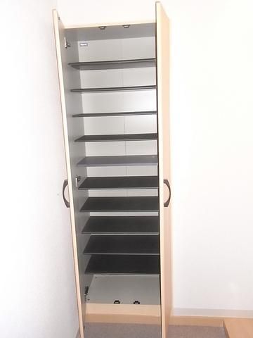 玄関　お部屋探しは株式会社　タウンハウジング　までお気軽にお問合…