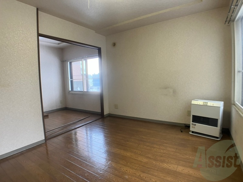 居室・リビング　広くてキレイなお部屋が広がっていて、充実した生活が送れそう。