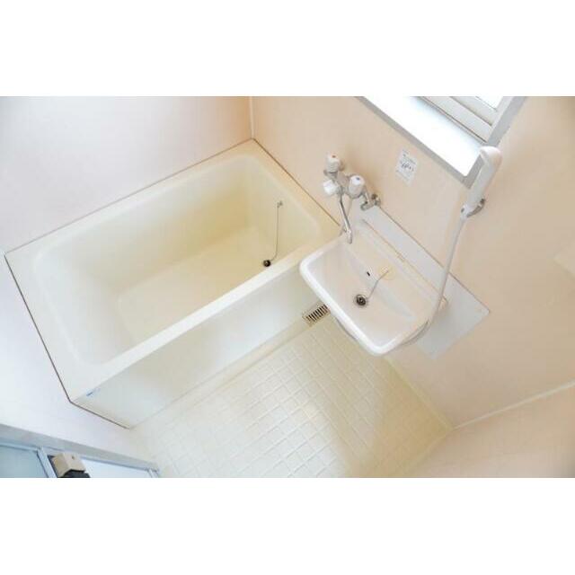 バス・シャワールーム　バストイレ別で快適な毎日