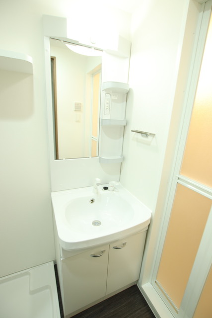 エントランス　モダンな印象の素敵なエントランスです♪