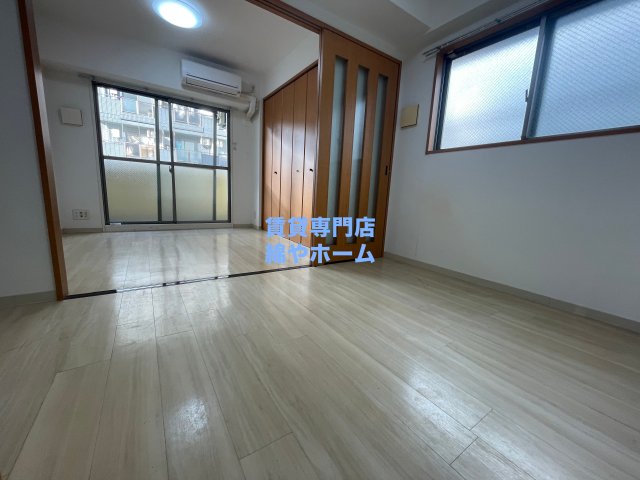 居室・リビング　ゆったり過ごせる居間です