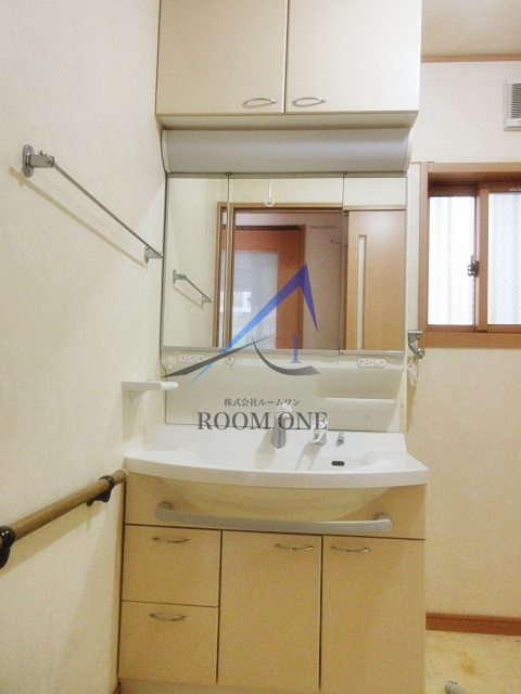 洗面設備　独立洗面台です。