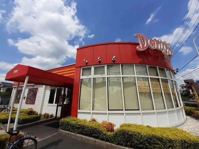 飲食店　デニーズ越谷東大沢店（飲食店）まで500m