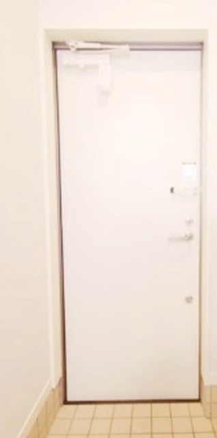 玄関　別部屋同仕様タイプ