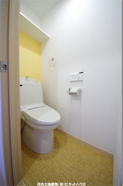 トイレ　トイレ（類似室内）