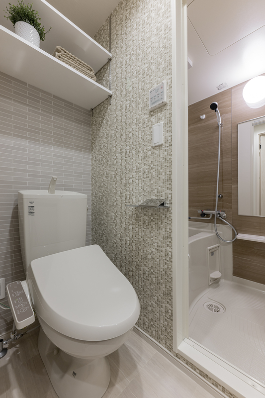 トイレ　温水洗浄便座付きトイレ　※同間取り別部屋、家具は含まない