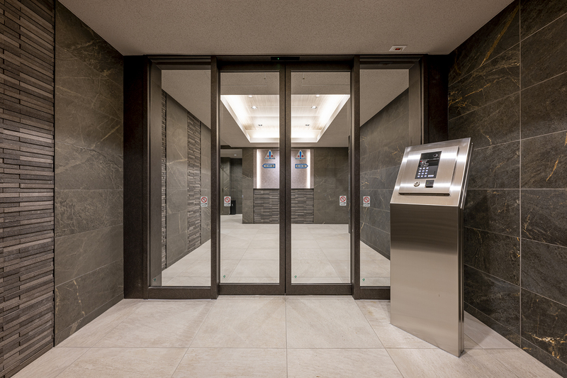 エントランス　ノンタッチキー対応のオートロック