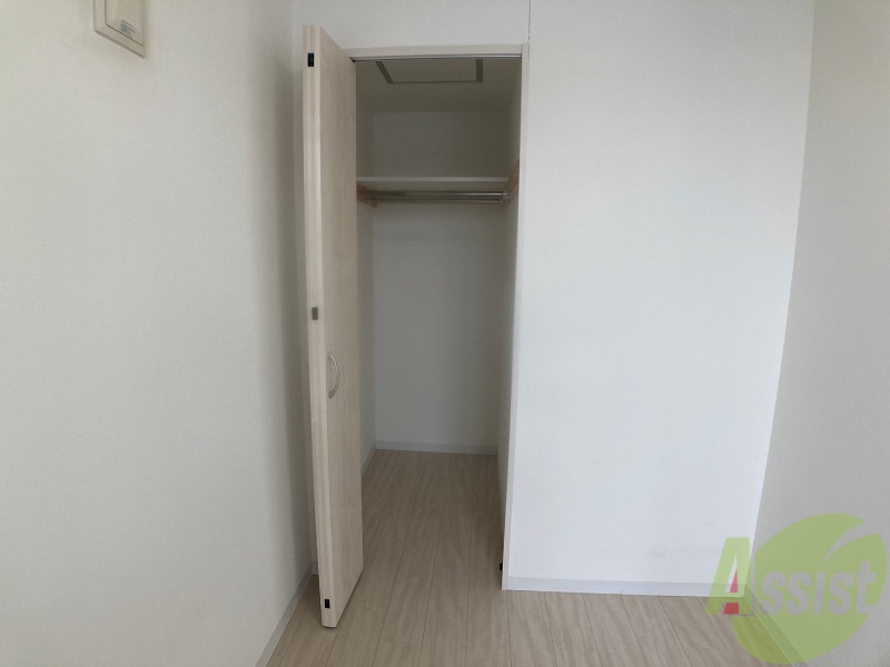 収納　上のほうにはあまり使わないものをしまっておくと良さそう。