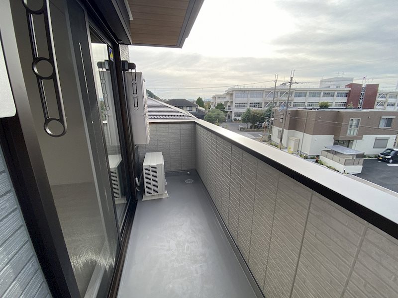 バルコニー　※同物件別部屋写真