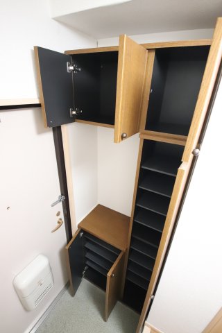 収納　シューズボックス