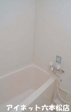 バス・シャワールーム　一日の疲れを癒しましょう。