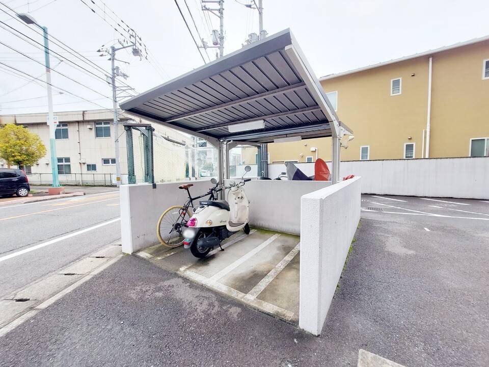 駐車場　駐輪場