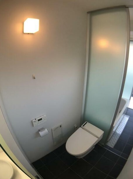 トイレ　※別部屋の参考写真です。