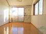 居室・リビング　陽の光が差し込む明るいお部屋は気持がいいですね～
