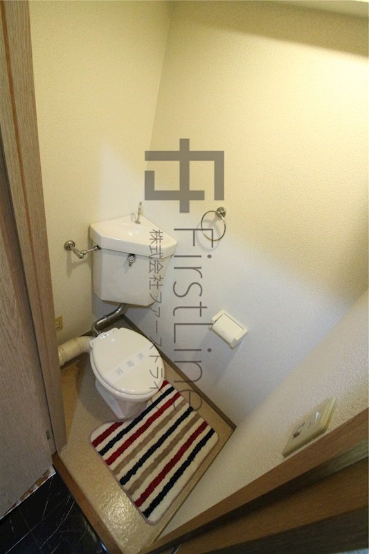トイレ　別号室の写真です
