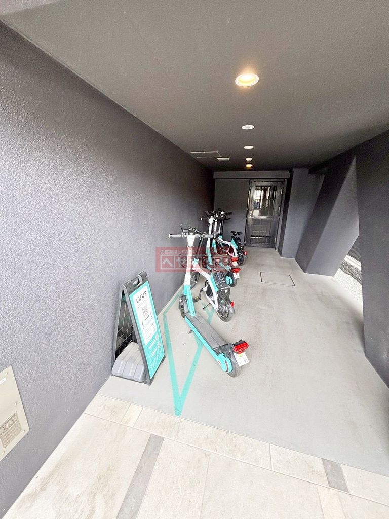 エントランス　駐車場