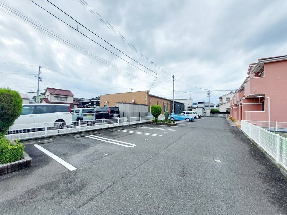 駐車場　駐車場