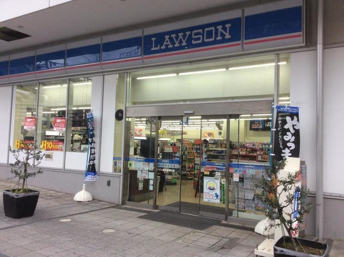 コンビニ　ローソン 横浜駅東口店（コンビニ）まで88m