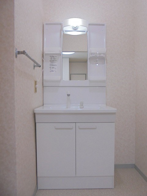 洗面設備　写真は102号室です（参考）