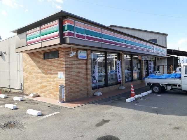 コンビニ　セブンイレブン山梨一宮中央店（コンビニ）まで1400m
