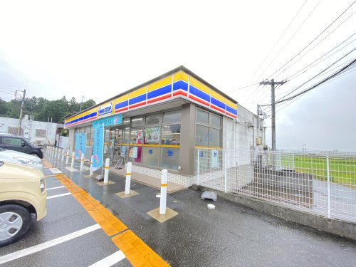 コンビニ　ミニストップ嬉野ふるさと会館前店（コンビニ）まで662m