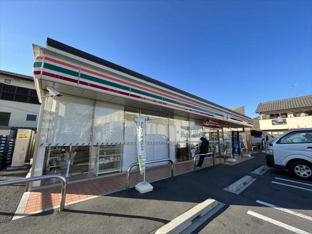 コンビニ　セブン－イレブンさいたま櫛引町２丁目店（コンビニ）まで390m