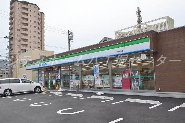 コンビニ　ファミリーマート東観音店（コンビニ）まで232m
