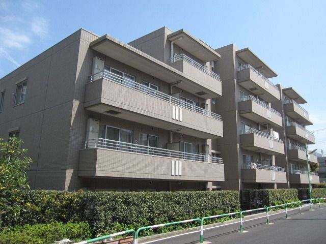 建物外観　★千歳船橋駅徒歩８分・買い物・生活便利です★