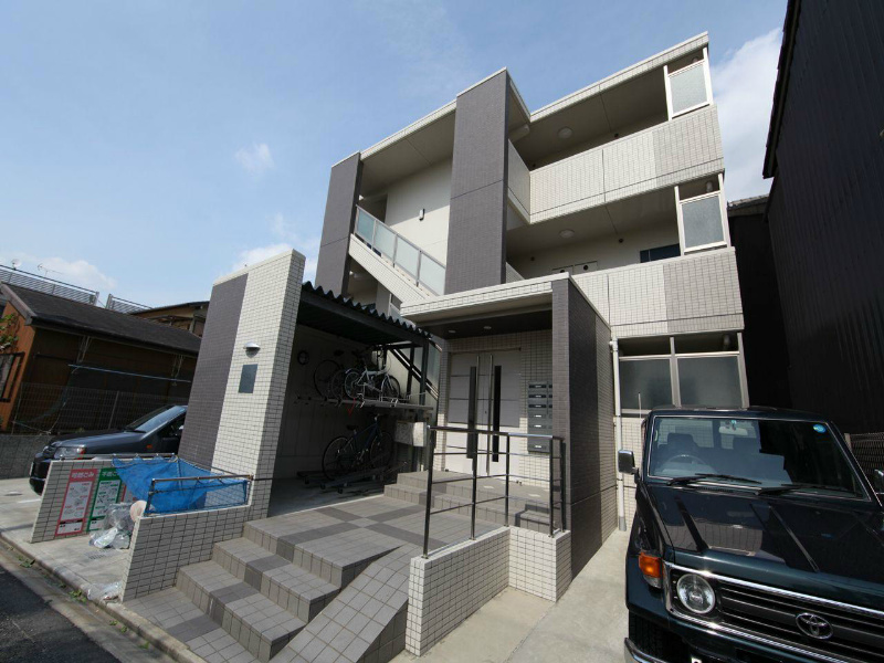 建物外観　外観オートロック　光インターネット無料　家具家電用意できます