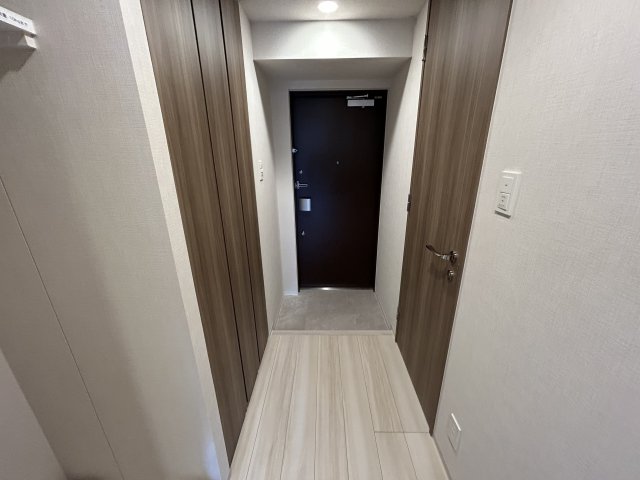 玄関　※別部屋の参考写真です。