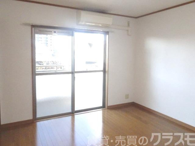 居室・リビング　明るいお部屋です♪