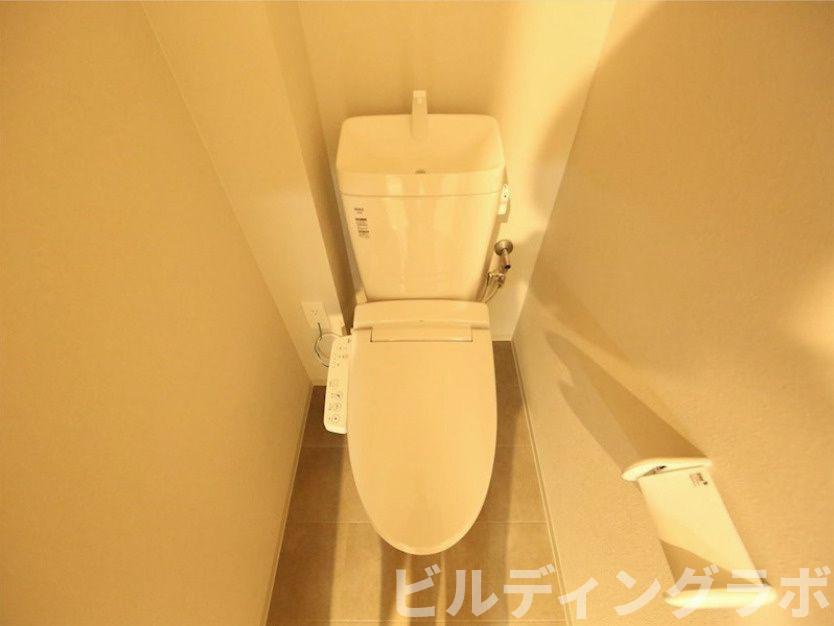 トイレ　別号室参考画像です。