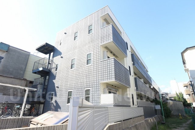 建物外観　シンプルで洗練されたデザインが毎日の暮らしに心地よさをプラス