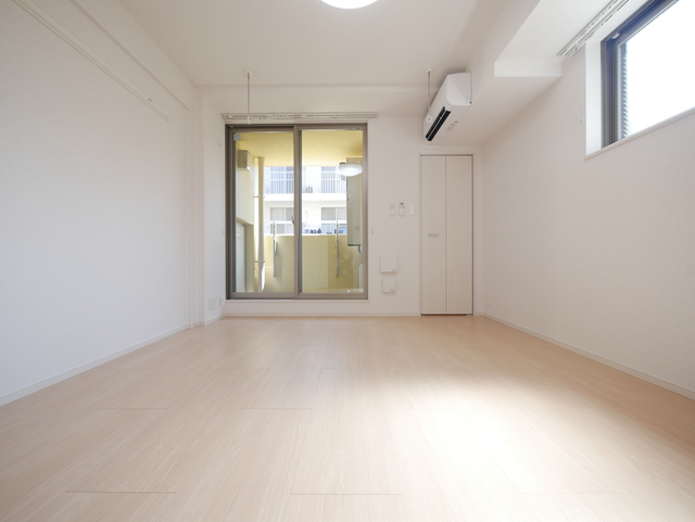 その他部屋・スペース　★明るい洋室で住み心地が良さそうですね★