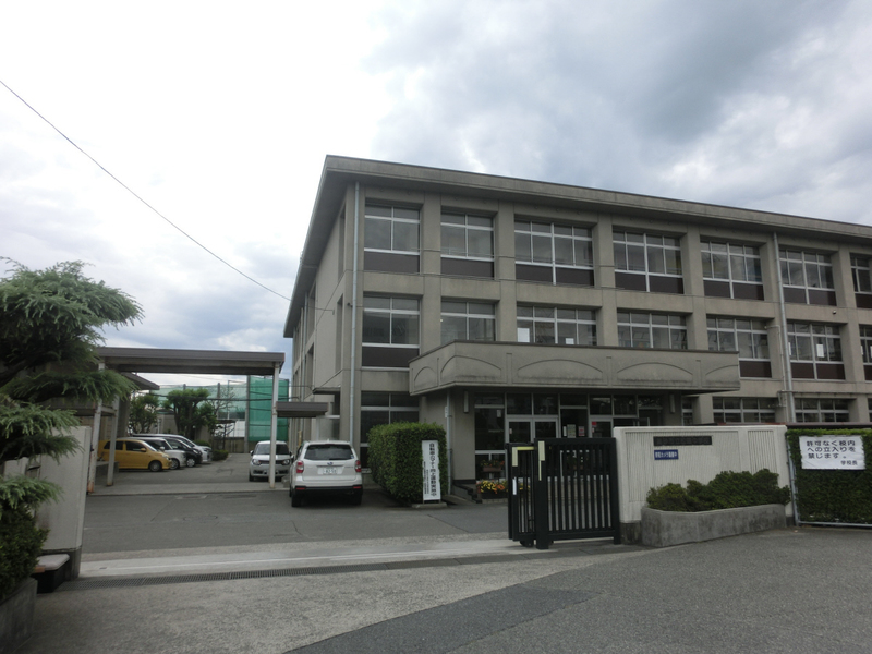 中学校　松陽中学校（中学校）まで855m