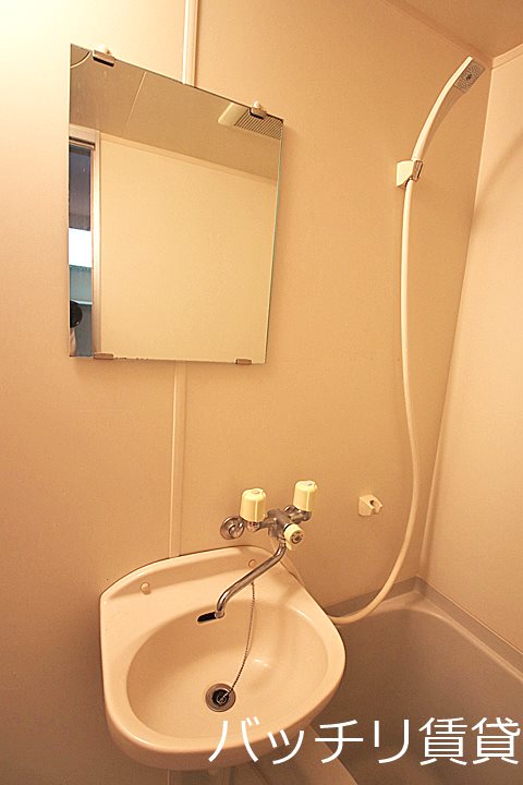 洗面設備　＊画像は別部屋の為イメージ、現状を優先致します。