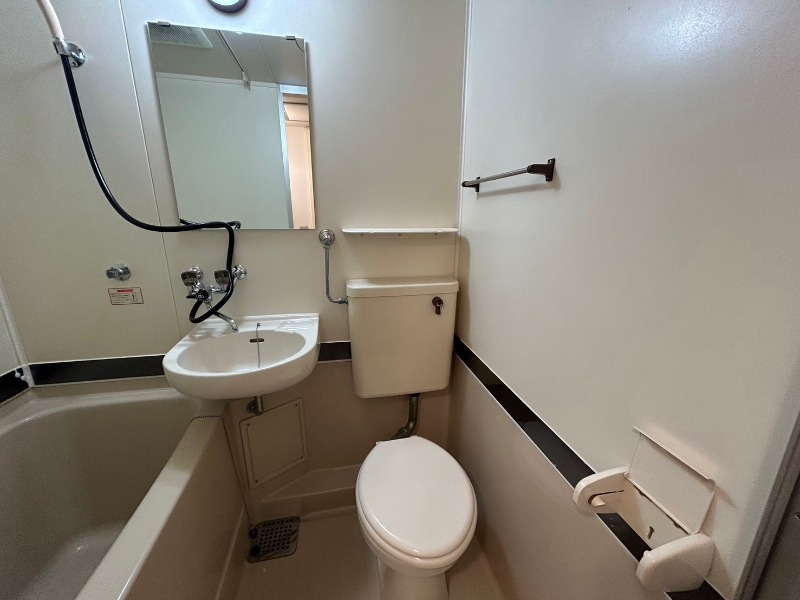 トイレ　こちらはトイレです。清潔感があり、安心して使用できます。