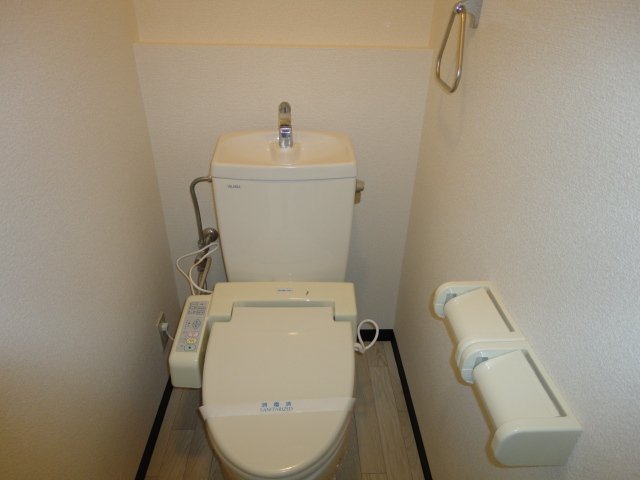 トイレ　シャワー付トイレ