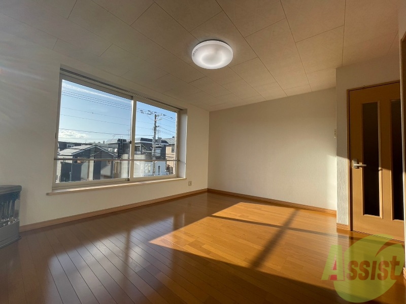 居室・リビング　広くてキレイなお部屋が広がっていて、充実した生活が送れそう。